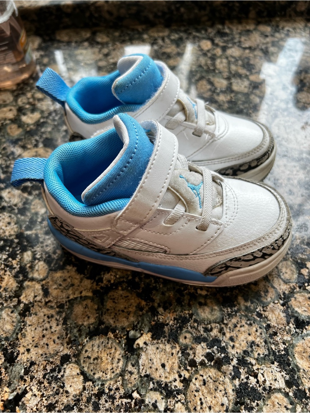 Jordan Spizike Low White University Blue Elephant Print Kids Sneakers FQ3952-104
